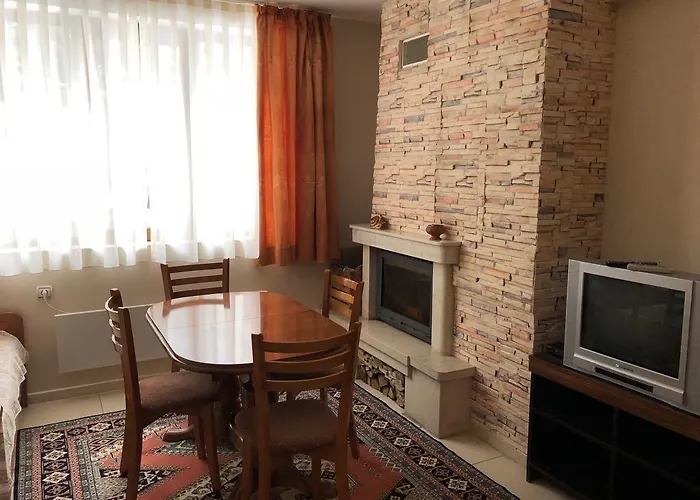 Апартамент Manastira 2 Emo