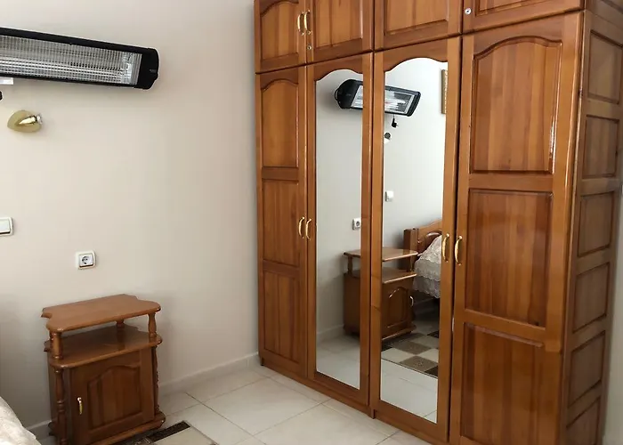 Апартамент Manastira 2 Emo *